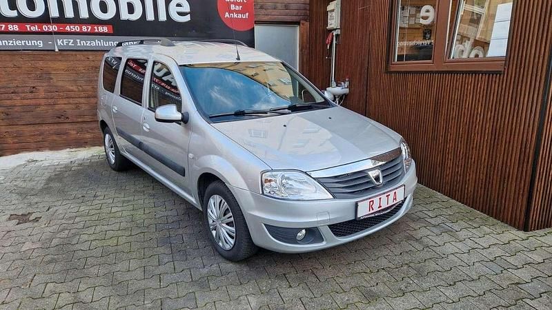 Grau Gebraucht 2013 Dacia Logan Kombi | 3.980 € - Bild 1/4