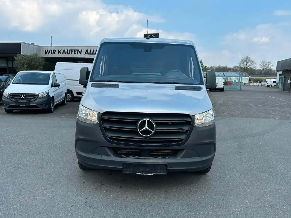 Gebraucht Mercedes Sprinter 143 PS (105 kW) 2020 Silber Van