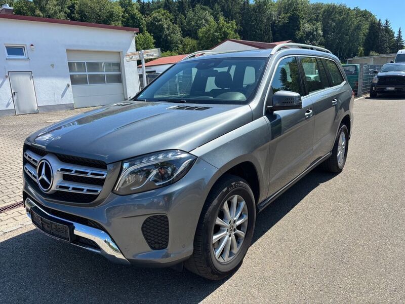Grau Gebraucht 2018 Mercedes GLS350 SUV | 28.999 € (Guter Preis) - Bild 1/4