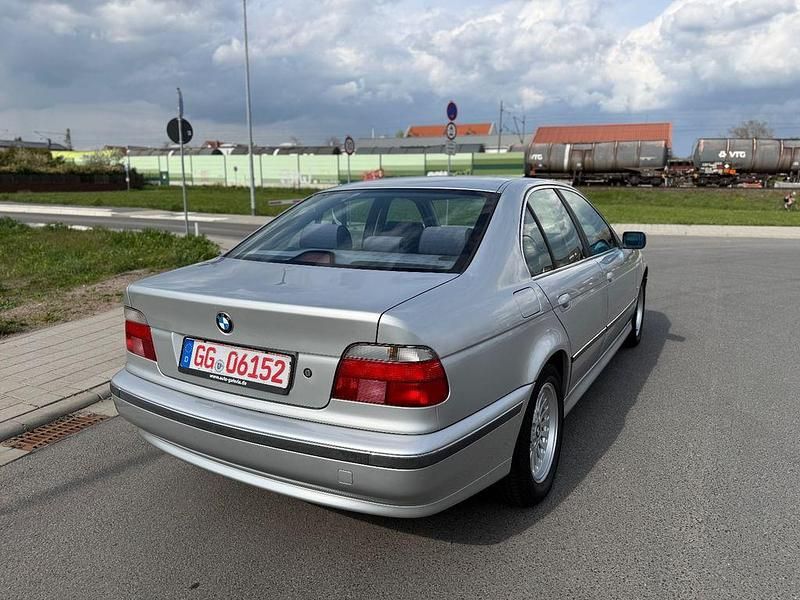 Second-hand BMW 520 150 CP (110 kW) 1999 Argintiu Berlinǎ