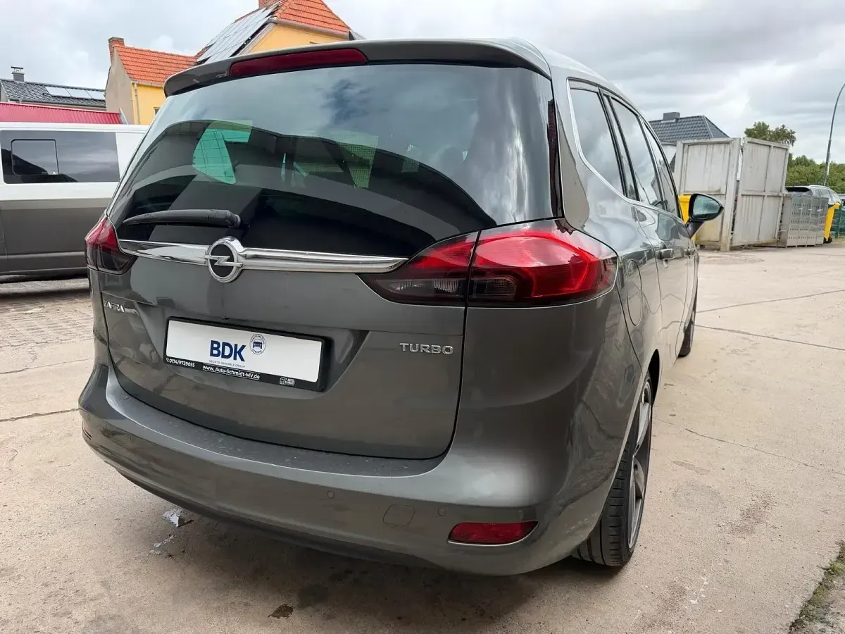 Gebraucht Opel Zafira Innovation 140 PS (102 kW) 2016 Quarz grau Van / Kleinbus