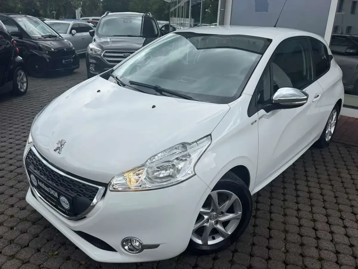 Gebraucht Peugeot 208 82 PS (60 kW) 2013 Weiß Kleinwagen