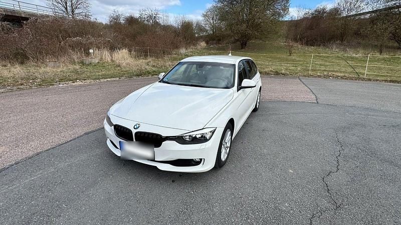Gebraucht BMW 320 Sport Line 184 PS (135 kW) 2015 Weiß Kombi