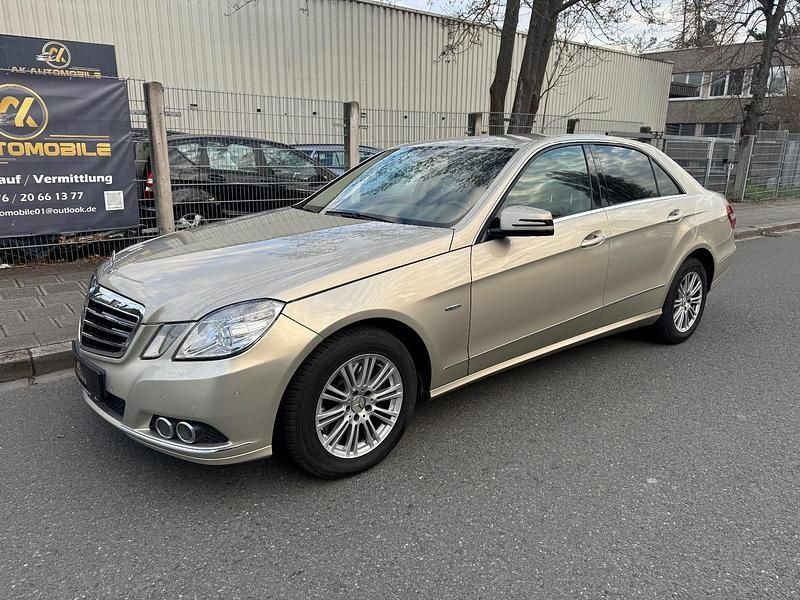 Gebraucht Mercedes E350 Elegance 292 PS (214 kW) 2010 Gold Limousine