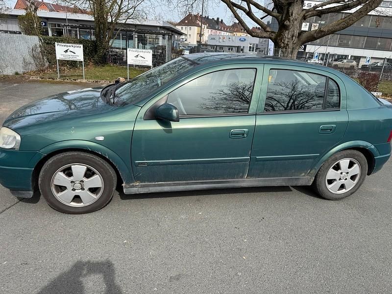 Gebraucht Opel Astra 101 PS (74 kW) 2003 Grün Limousine
