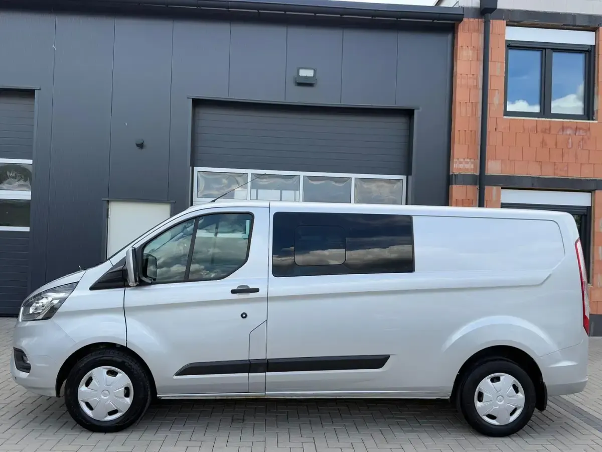 Gebraucht Ford Transit Custom 131 PS (96 kW) 2020 Silber Van / Kleinbus