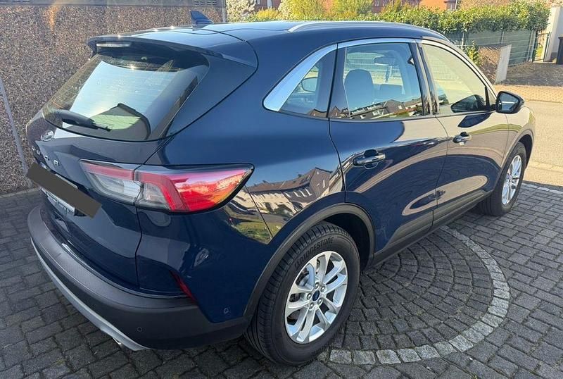 Gebraucht Ford Kuga Titanium 190 PS (139 kW) 2020 Blau SUV