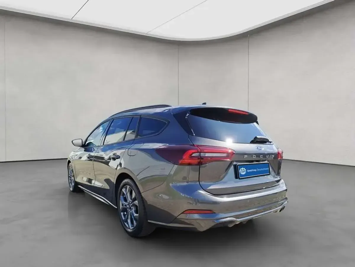 Gebraucht Ford Focus ST-Line X 155 PS (114 kW) 2024 Magnetic metallic Kombi