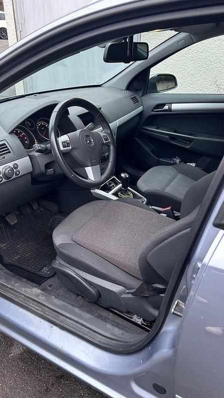 Gebraucht Opel Astra Innovation 116 PS (85 kW) 2009 Silber Kombi