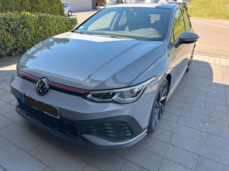 Grau Gebraucht 2021 VW Golf VIII GTI Clubsport Limousine | 28.900 € (Guter Preis) - Bild 1/4