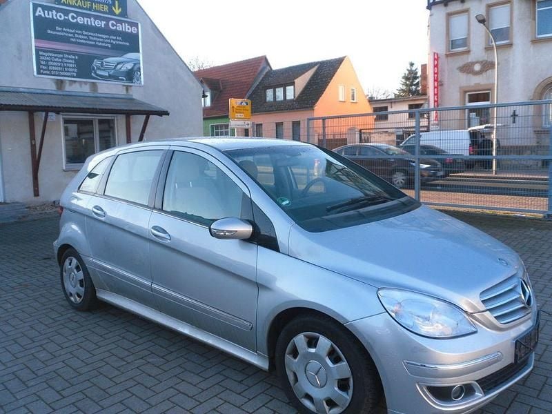 Silber Gebraucht 2008 Mercedes 170 Limousine | 2.900 € (Superpreis) - Bild 1/3