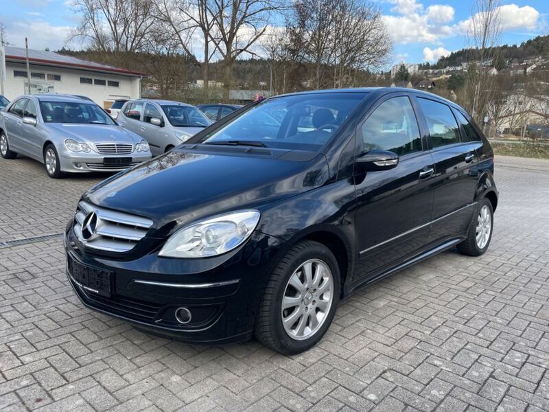 Schwarz Gebraucht 2006 Mercedes B200 Van / Kleinbus | 6.990 € (Fairer Preis) - Bild 1/4