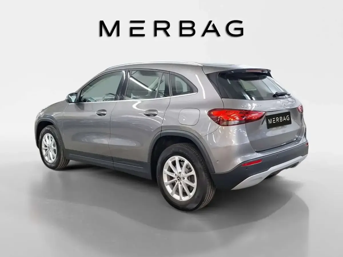 Second-hand Mercedes GLA250 Style 160 CP (117 kW) 2022 Gri SUV