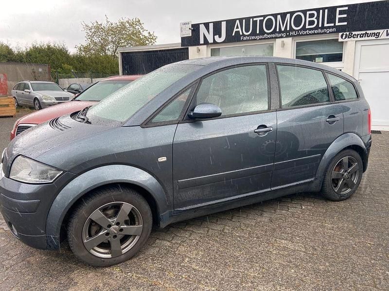 Grau Gebraucht 2002 Audi A2 Sport Kleinwagen | 2.380 € (Guter Preis) - Bild 1/4