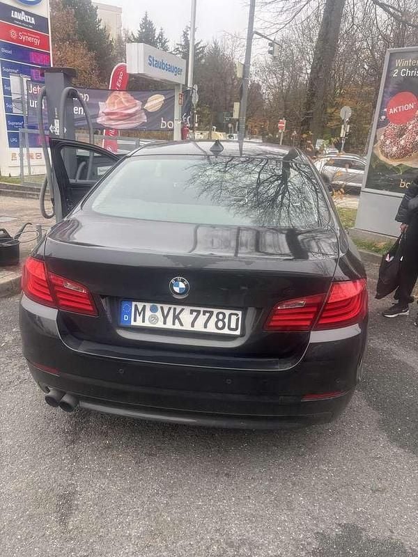 Gebraucht BMW 520 184 PS (135 kW) 2013 Limousine