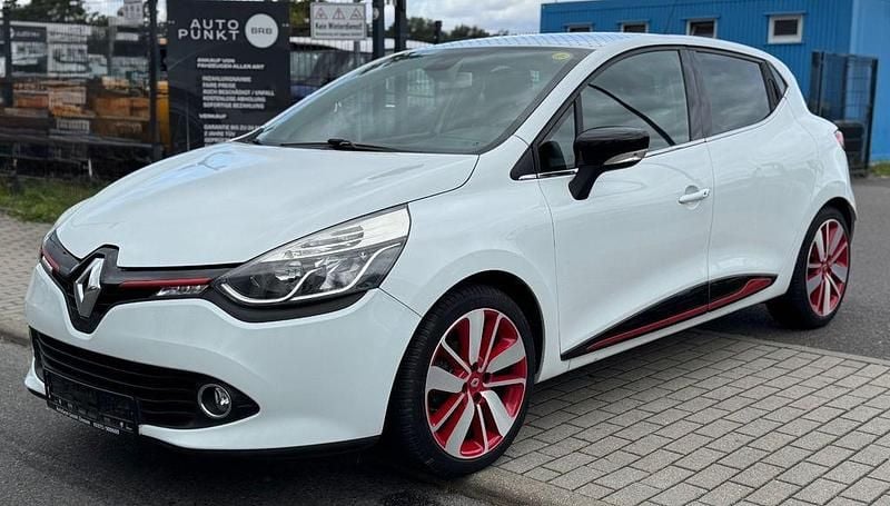 Weiß Gebraucht 2014 Renault Clio IV Luxe Limousine | 7.499 € (Etwas zu teuer) - Bild 1/4