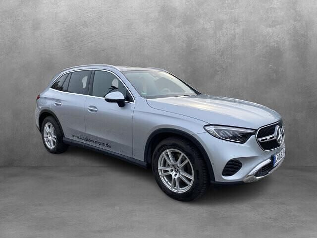 Gebraucht Mercedes GLC220 Advanced Plus 197 PS (144 kW) 2024 Silber SUV