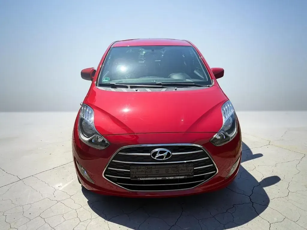 Gebraucht Hyundai ix20 Space 125 PS (91 kW) 2019 Rot Kleinwagen