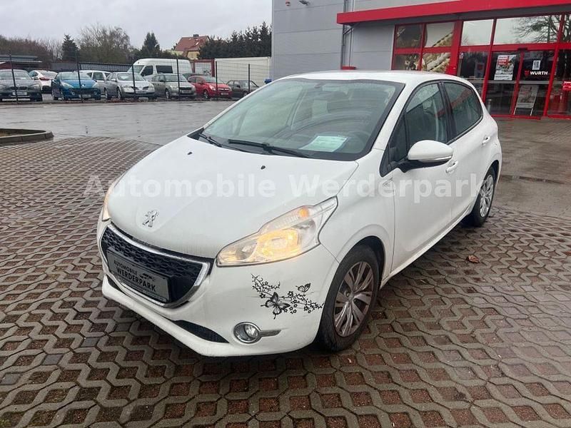 Gebraucht Peugeot 208 Active 68 PS (50 kW) 2013 Weiß Kleinwagen