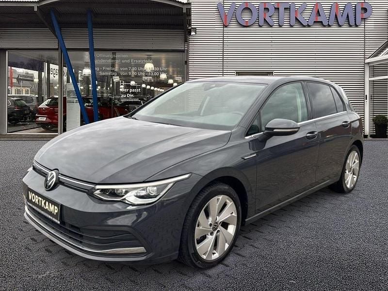 Gebraucht VW Golf VIII Style 150 PS (110 kW) 2020 Uranograu Limousine