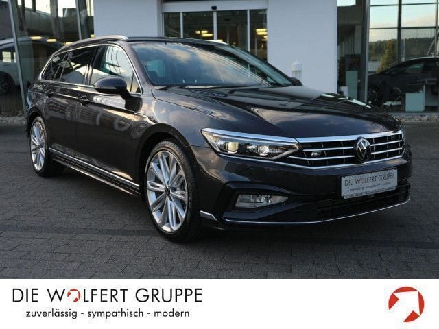Grau Gebraucht 2022 VW Passat Elegance Kombi | 39.890 € - Bild 1/4