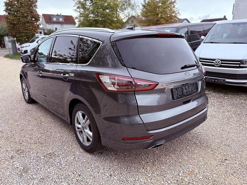 Gebraucht Ford S-MAX Titanium 190 PS (139 kW) 2020 Grau Van / Kleinbus
