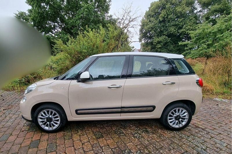 Beige Gebraucht 2013 Fiat 500L Lounge Van / Kleinbus | 4.900 € (Fairer Preis) - Bild 1/4