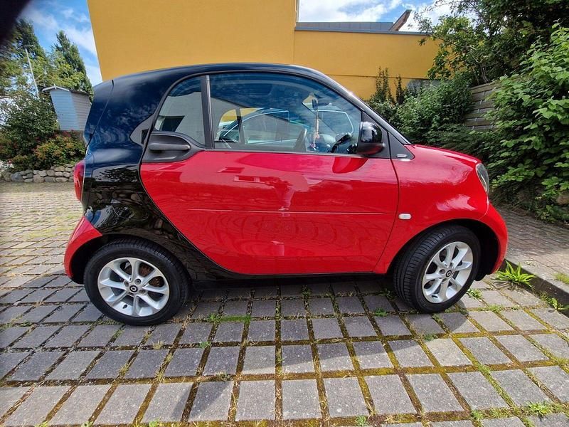 Schwarz Gebraucht 2016 Smart ForTwo Coupé Passion Coupé | 7.499 € (Guter Preis) - Bild 1/4