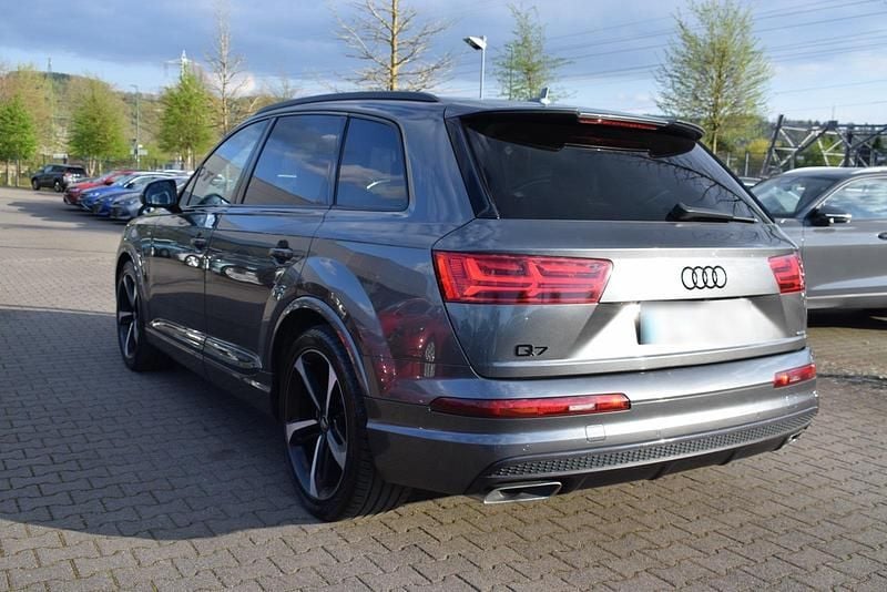 Używany Audi Q7 Black Edition 272 KM (200 kW) 2017 Szary SUV