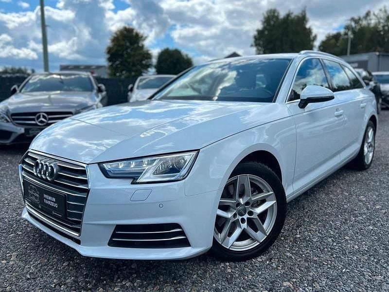 Weiß Gebraucht 2018 Audi A4 Sport Limousine | 19.790 € (Guter Preis) - Bild 1/4