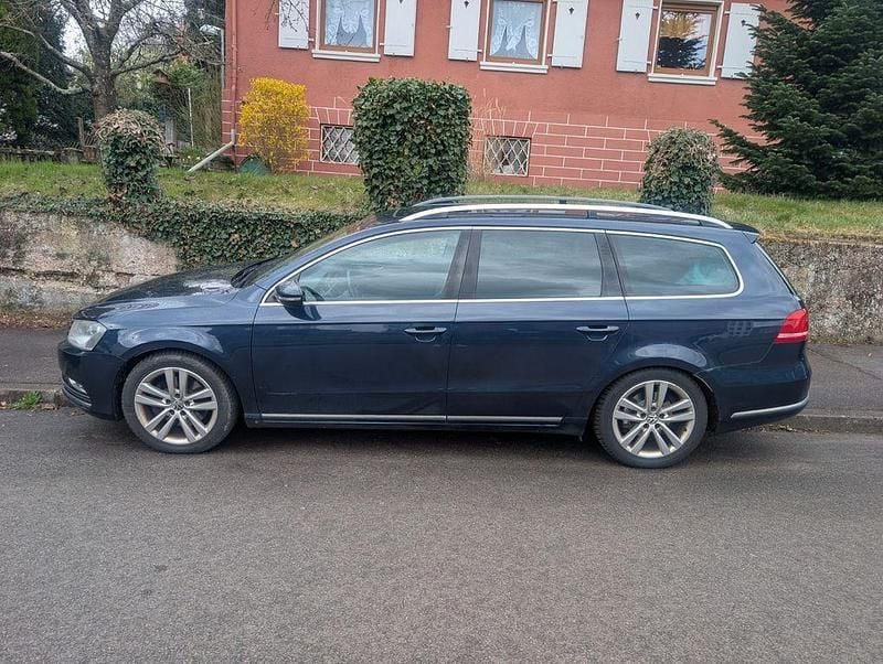 Gebraucht VW Passat Highline 170 PS (125 kW) 2011 Blau Kombi