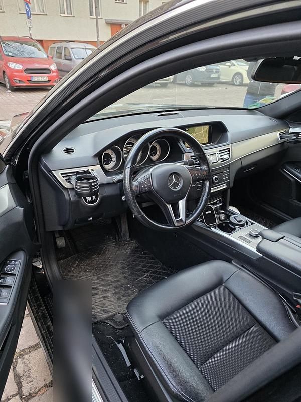 Gebraucht Mercedes E300 231 PS (169 kW) 2015 Schwarz Limousine