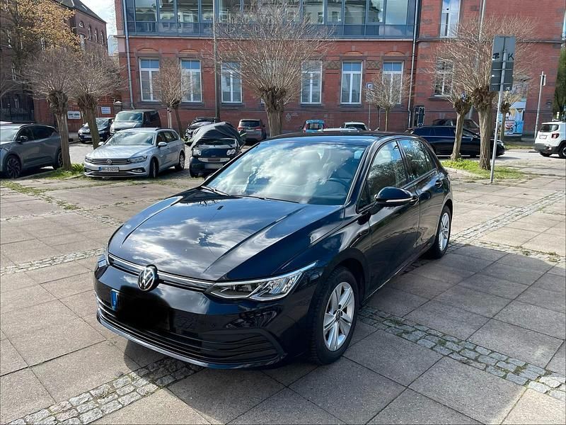 Gebraucht VW Golf VIII 130 PS (95 kW) 2020 Schwarz Limousine