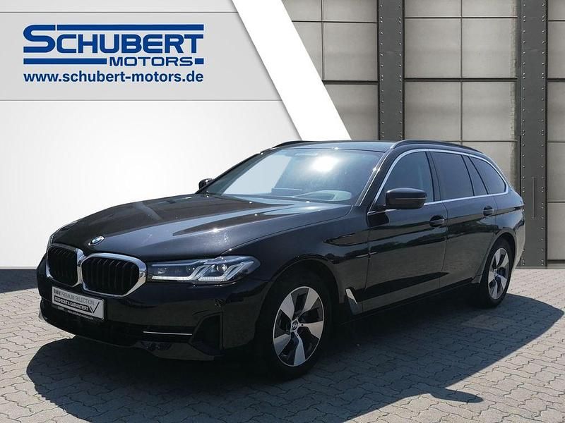 Schwarz Gebraucht 2023 BMW 520 Sport Line Kombi | 37.450 € (Fairer Preis) - Bild 1/4