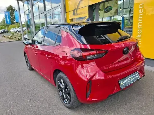 Gebraucht Opel Corsa 101 PS (74 kW) 2023 Peperoncino/schwarz Kleinwagen