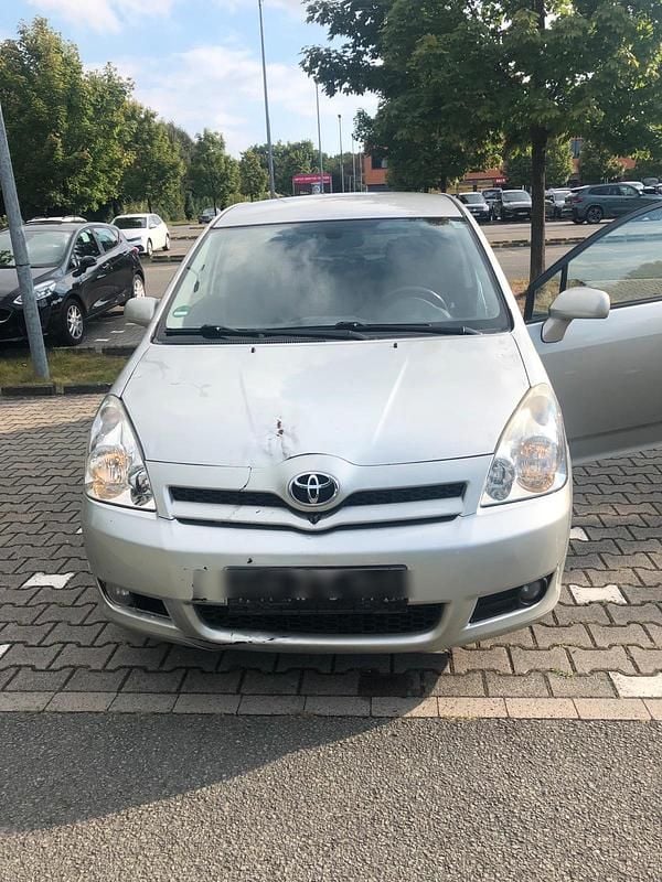 Silber Gebraucht 2006 Toyota Corolla Verso Van / Kleinbus | 1.750 € (Superpreis) - Bild 1/4