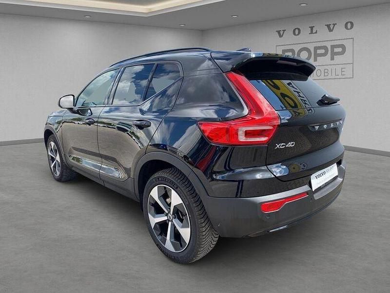 Gebraucht Volvo XC40 Plus 163 PS (119 kW) 2024 Onyx black / metallic SUV