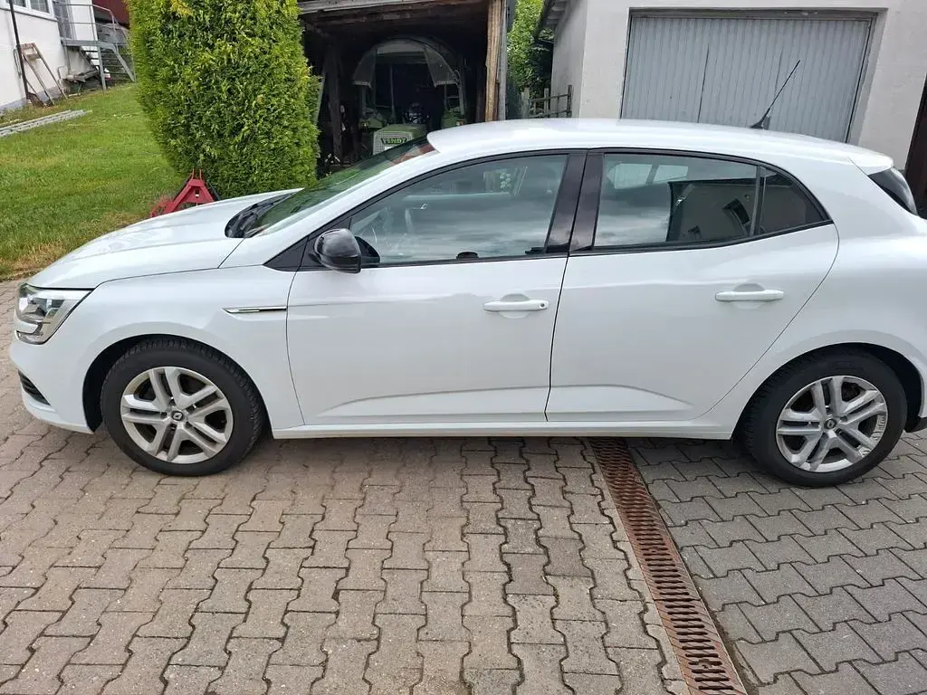 Gebraucht Renault Mégane IV LIMITED 140 PS (102 kW) 2020 Weiß Limousine