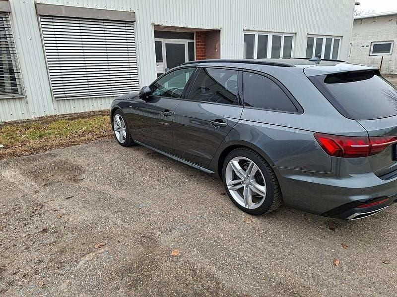 Gebraucht Audi A4 S-Line 190 PS (139 kW) 2020 Grau Kombi