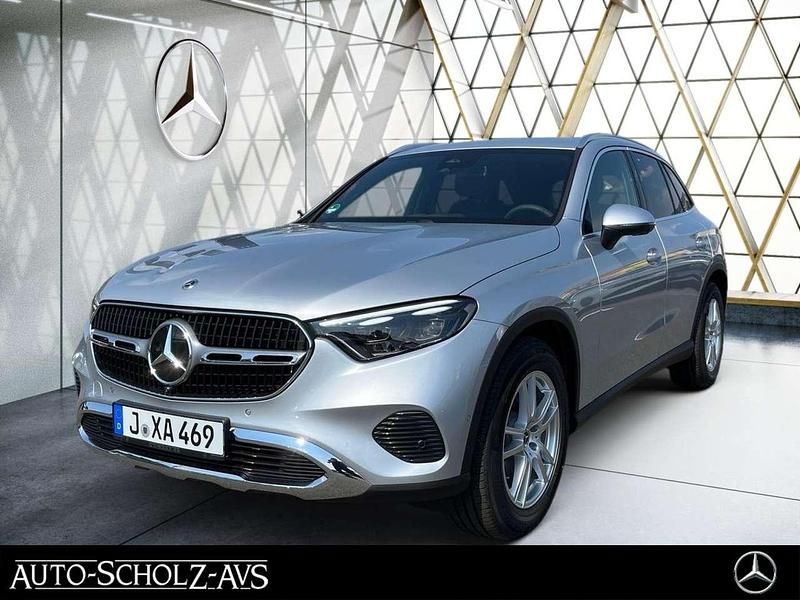 Metalliclack hightechsilber Gebraucht 2025 Mercedes GLC200 Avantgarde SUV | 54.990 € (Fairer Preis) - Bild 1/4