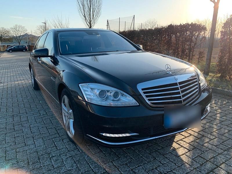 Gebraucht Mercedes S500 435 PS (319 kW) 2012 Schwarz Limousine