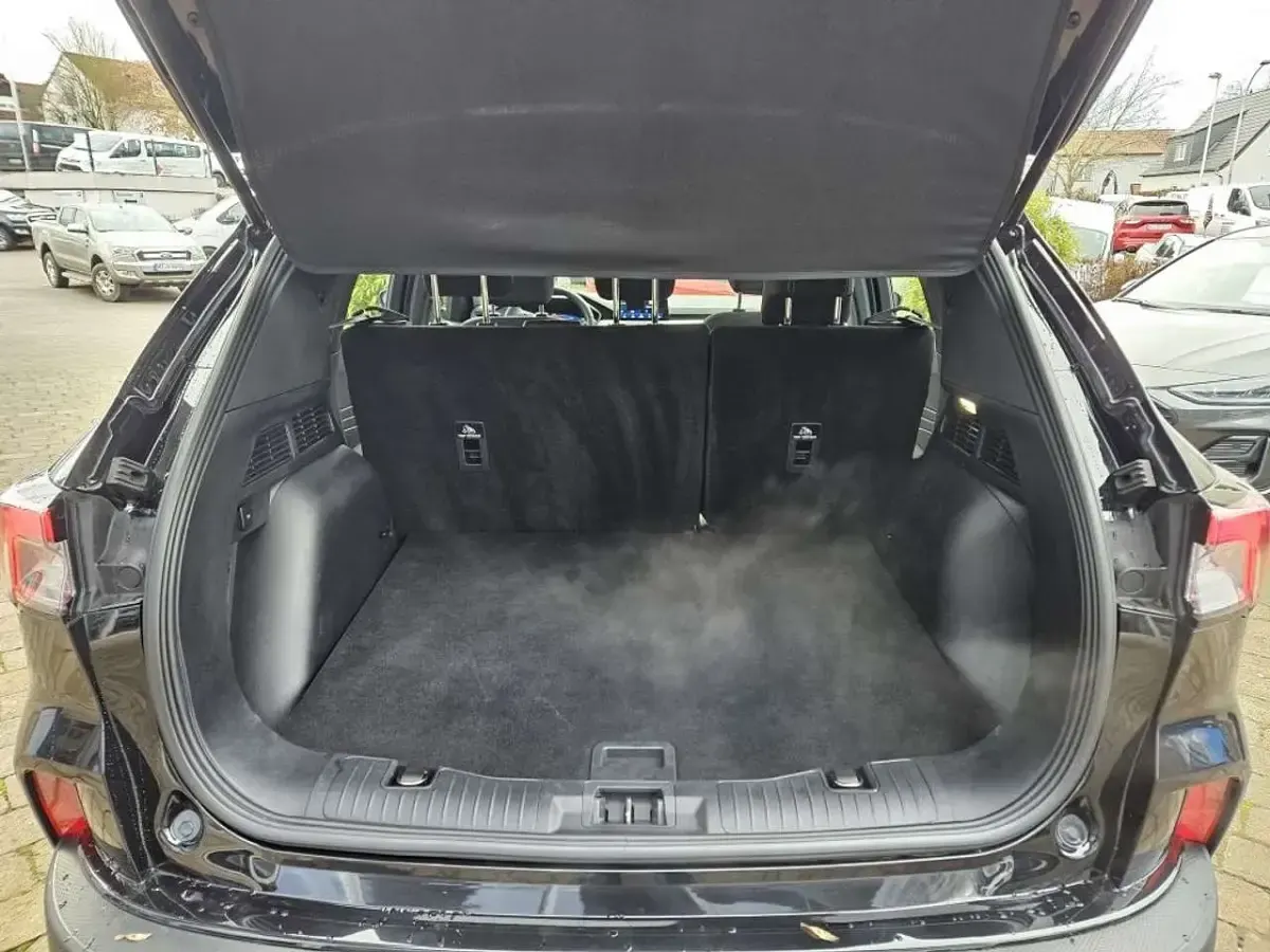 Gebraucht Ford Kuga Cool & Connect 224 PS (164 kW) 2022 Agate black metallic SUV