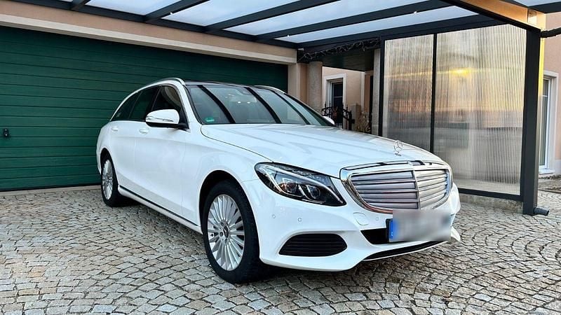 Weiß Gebraucht 2015 Mercedes C250 Exclusive Kombi | 15.900 € (Fairer Preis) - Bild 1/4