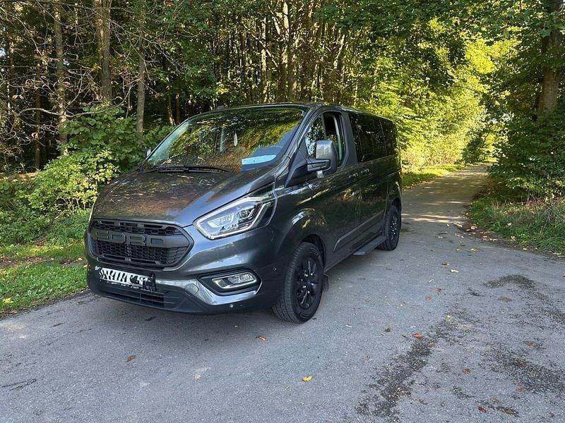Grau Gebraucht 2022 Ford Tourneo Van / Kleinbus | 29.999 € (Superpreis) - Bild 1/4