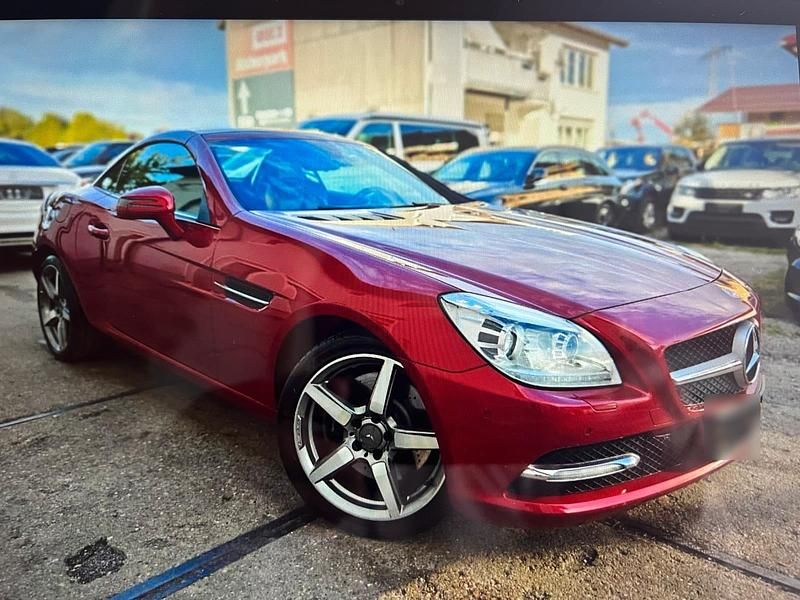 Gebraucht Mercedes SLK350 306 PS (225 kW) 2012 Rot Cabrio