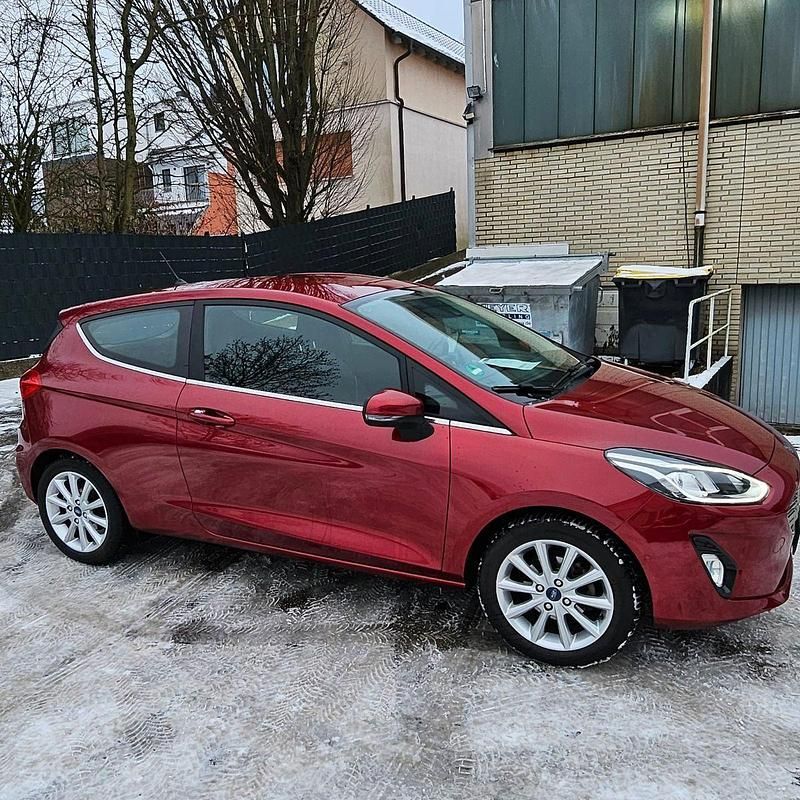 Gebraucht Ford Fiesta Titanium 125 PS (91 kW) 2019 Rot Kleinwagen