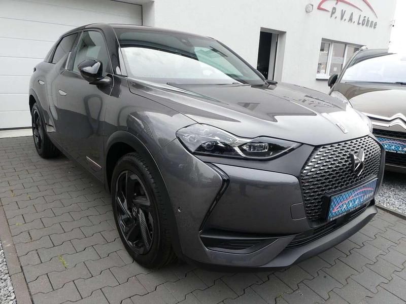 Grau Gebraucht 2019 DS Automobiles DS3 Crossback SUV | 16.450 € (Fairer Preis) - Bild 1/4
