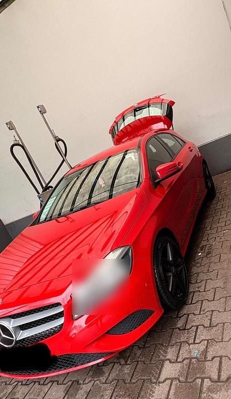 Rot Gebraucht 2013 Mercedes A180 Style Kleinwagen | 10.950 € (Superpreis) - Bild 1/4