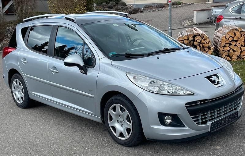 Gebraucht Peugeot 207 95 PS (69 kW) 2012 Silber Kombi