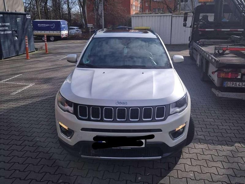 Weiß Gebraucht 2018 Jeep Compass Limited SUV | 20.000 € - Bild 1/4
